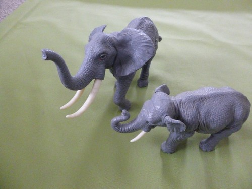 Britains large elephants - 2x,