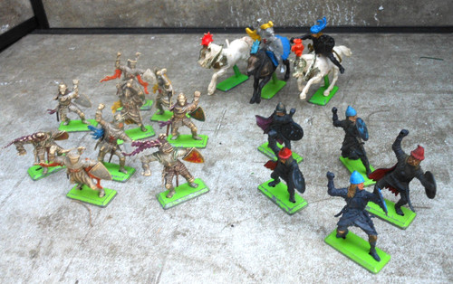 Britains deetail knights and - ,