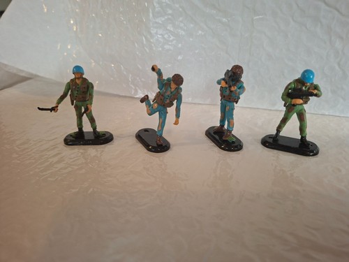 Britains deetail toy soldiers - britains,