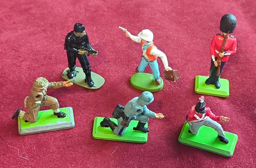 Britains deetail painted toy - britains,