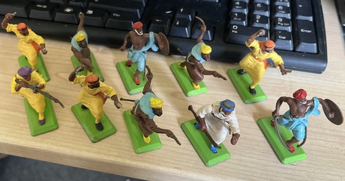 Britains deetail toy soldiers - britains,