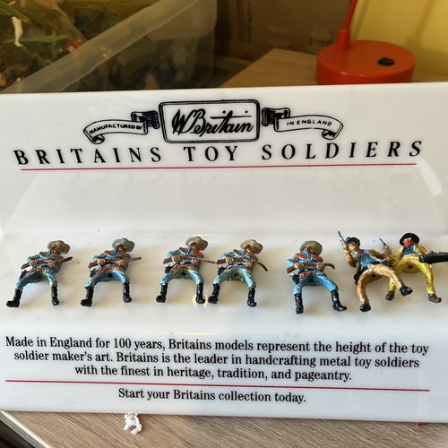Britains deetail plastic - britains,